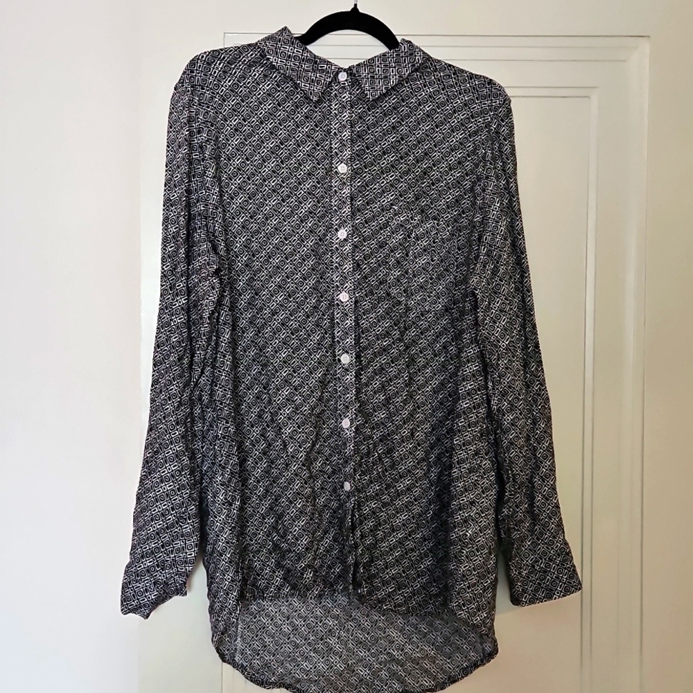 Westbound Long sleeve black & white patterned blouse, button-down front